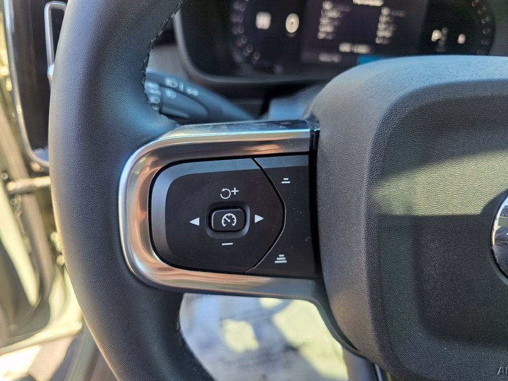 Certified 2024 Volvo XC40 B5 Plus w/ Protection Package Premier AWD/4WD image 20