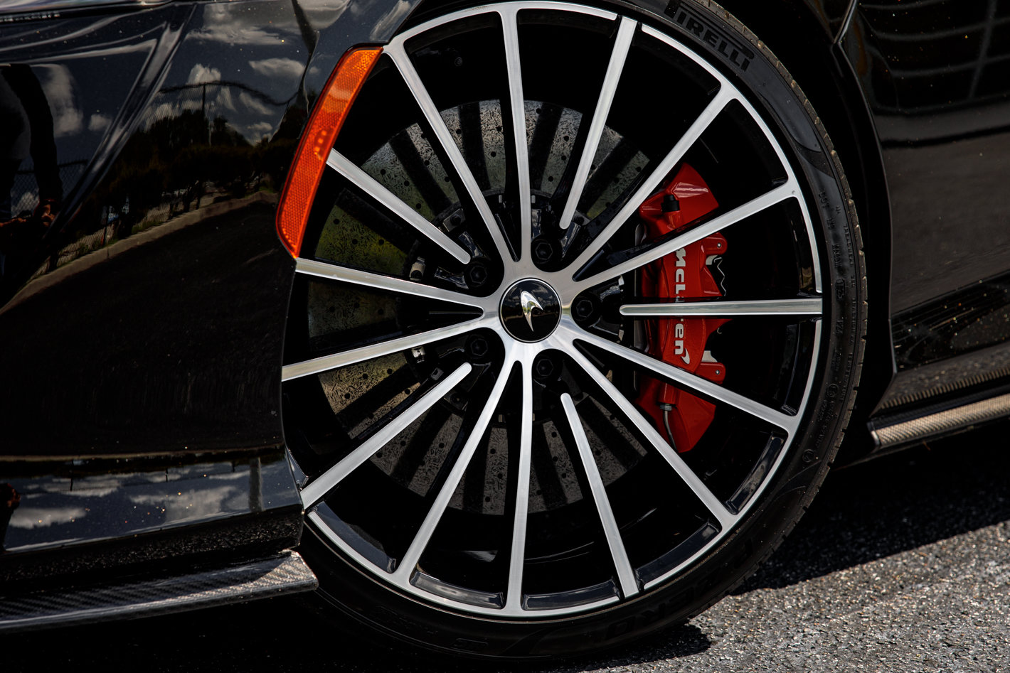 Used 2021 McLaren GT RWD image 3