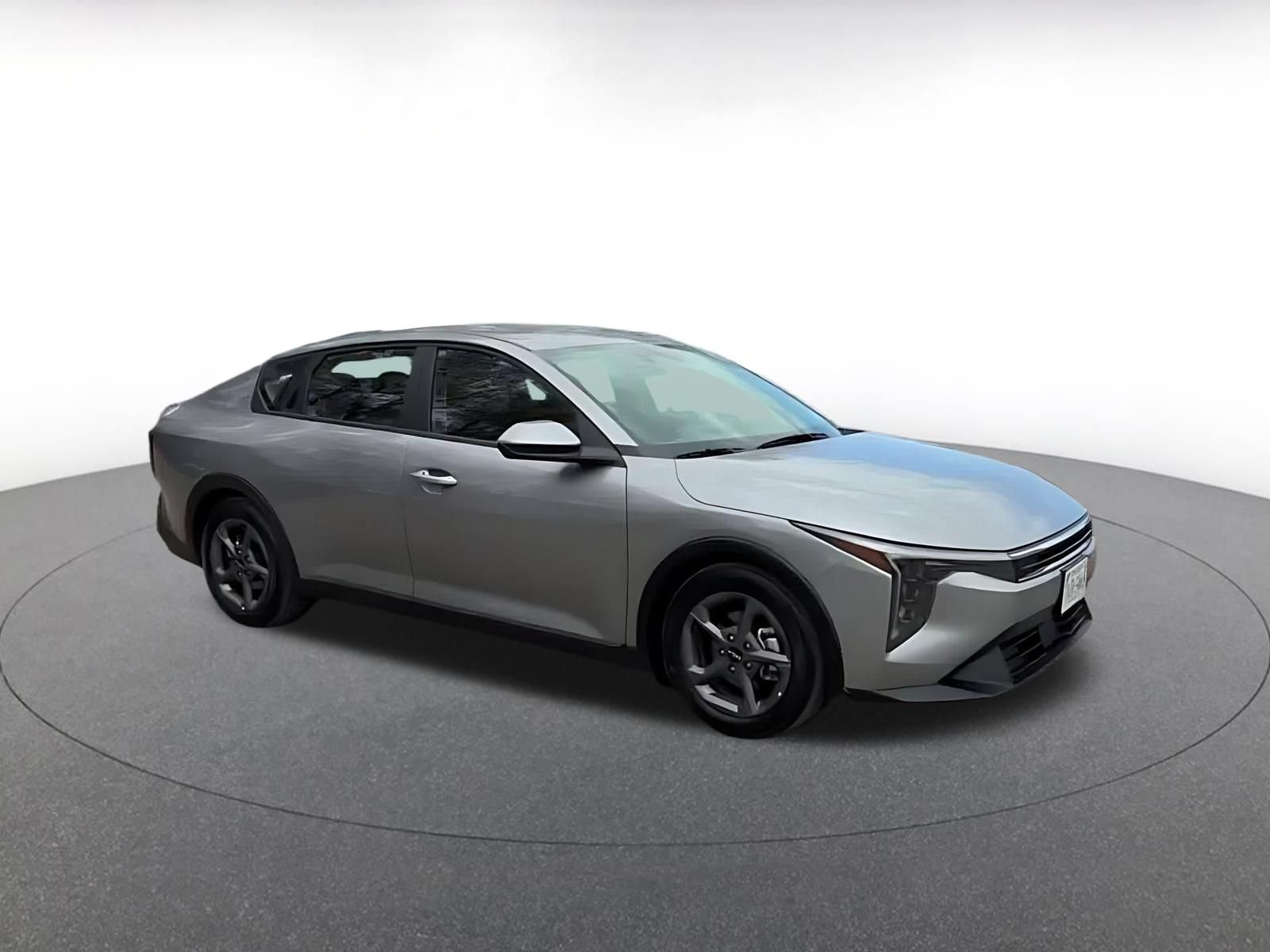 Used 2025 Kia K4 FWD image 2