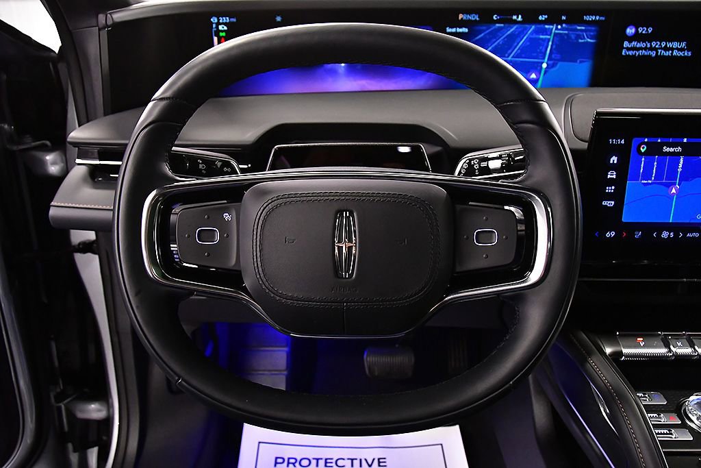 Used 2025 Lincoln Nautilus Reserve w/ Jet Appearance Package image 18