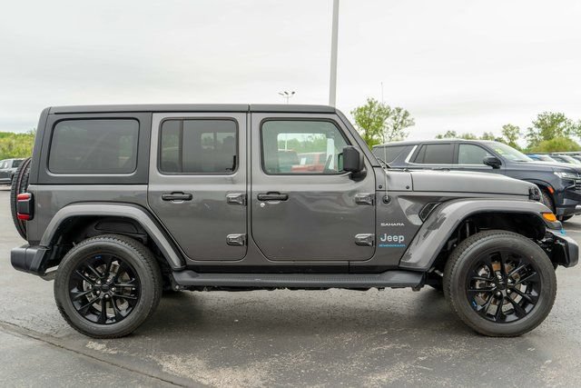 Used 2023 Jeep Wrangler Unlimited Sahara w/ Cold Weather Group AWD/4WD image 5