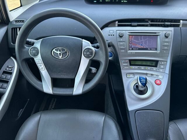 Used 2015 Toyota Prius Prime Plug-In Hybrid FWD image 17