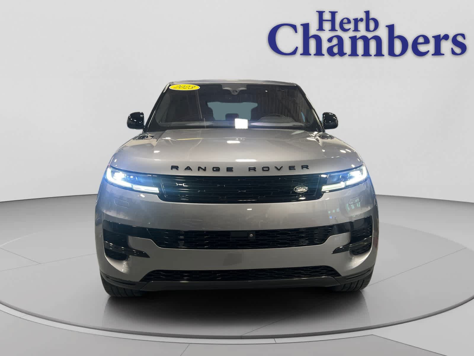 Used 2023 Land Rover Range Rover Sport SE AWD/4WD image 2