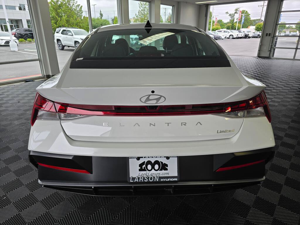 New 2026 Hyundai Elantra Limited FWD image 4