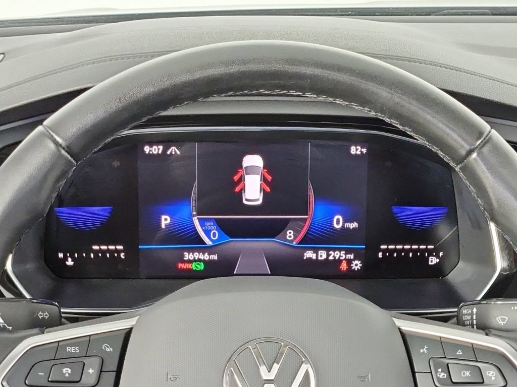 Used 2023 Volkswagen Jetta SE w/ Panoramic Sunroof Package FWD image 27