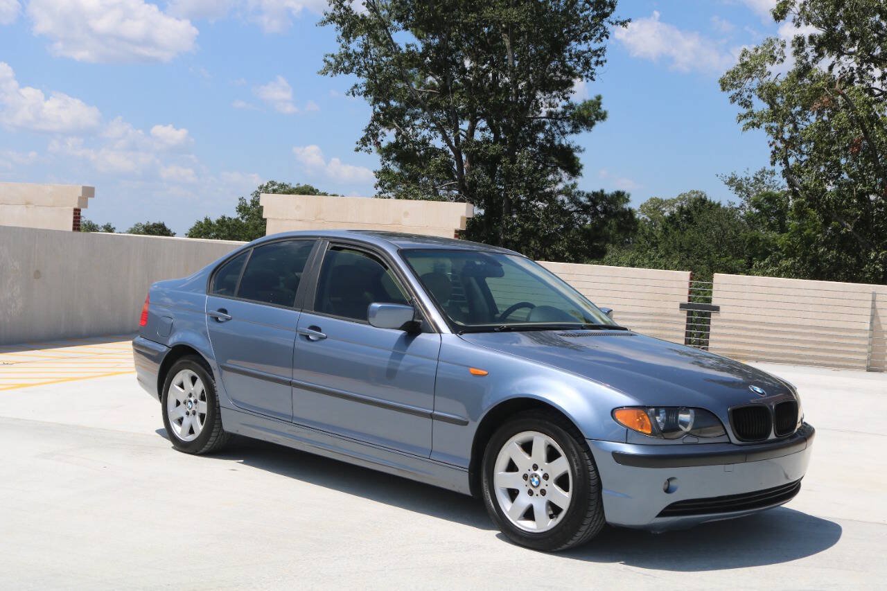 Used 2004 BMW 325xi Sedan AWD/4WD image 3