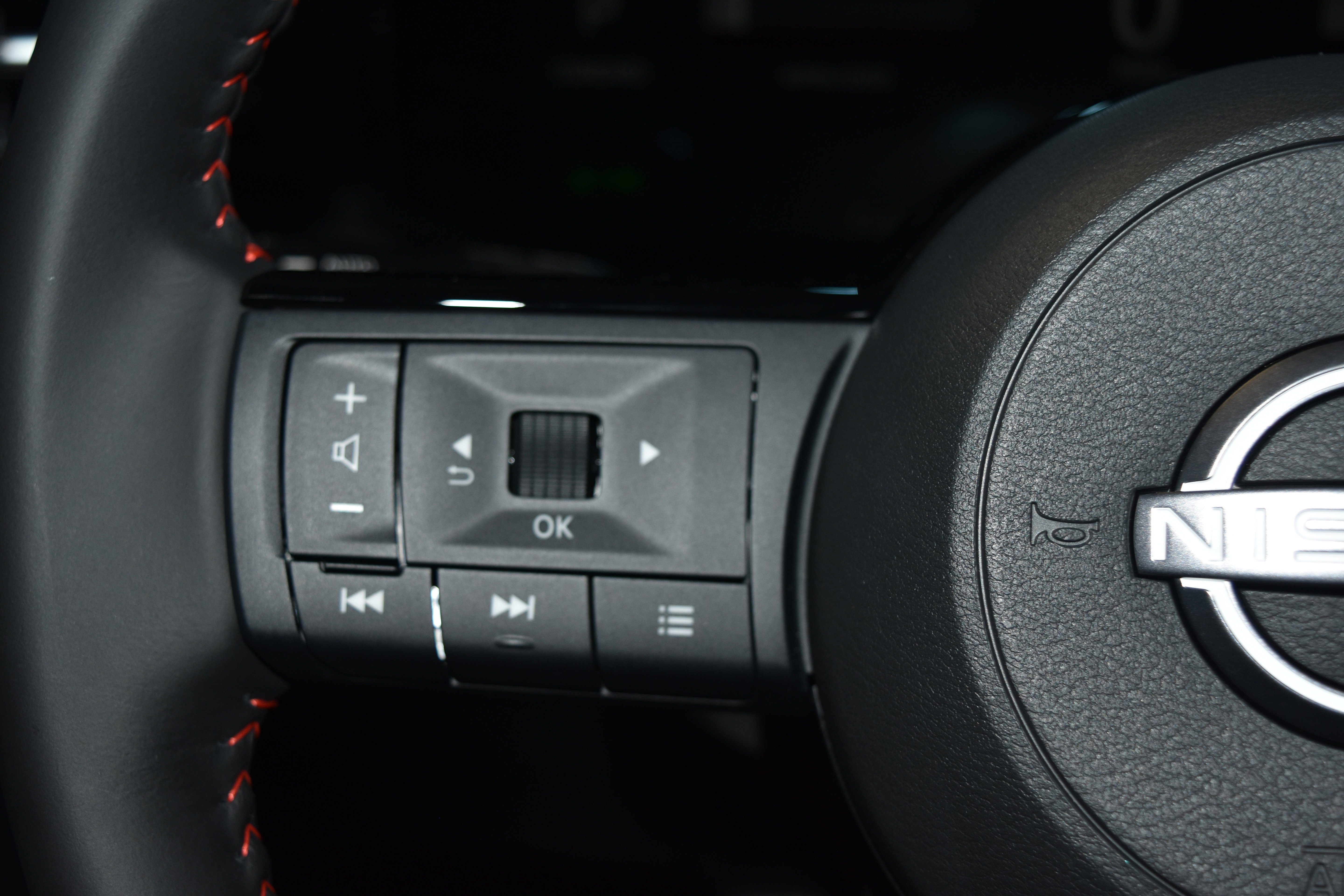 New 2026 Nissan Kicks SR w/ Cold Weather Package image 6