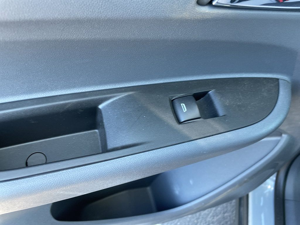 Used 2020 Chevrolet Bolt LT image 36