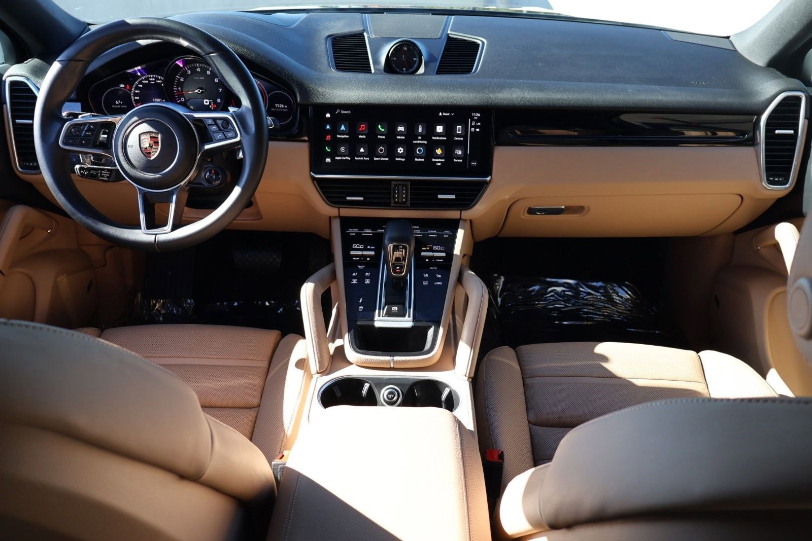 Certified 2023 Porsche Cayenne Platinum Edition image 20