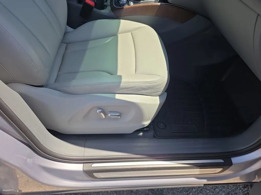 Used 2016 Audi Q5 2.0T Premium Plus w/ Technology Package AWD/4WD image 10