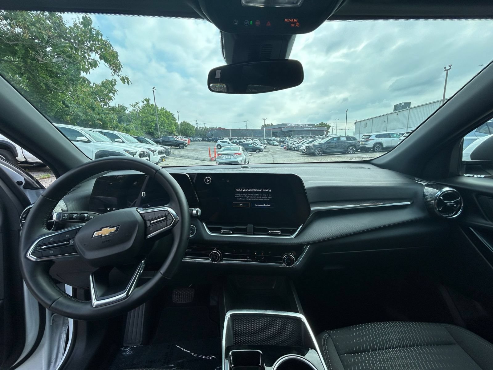 Used 2025 Chevrolet Equinox LT FWD image 28