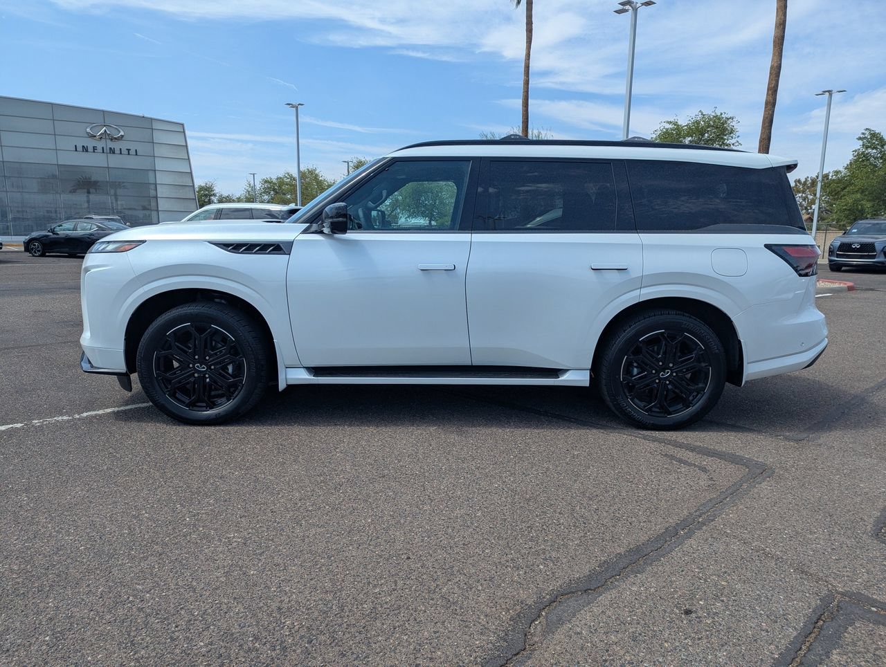New 2027 INFINITI QX80 Sensory w/ Sport Exterior Package AWD/4WD image 2