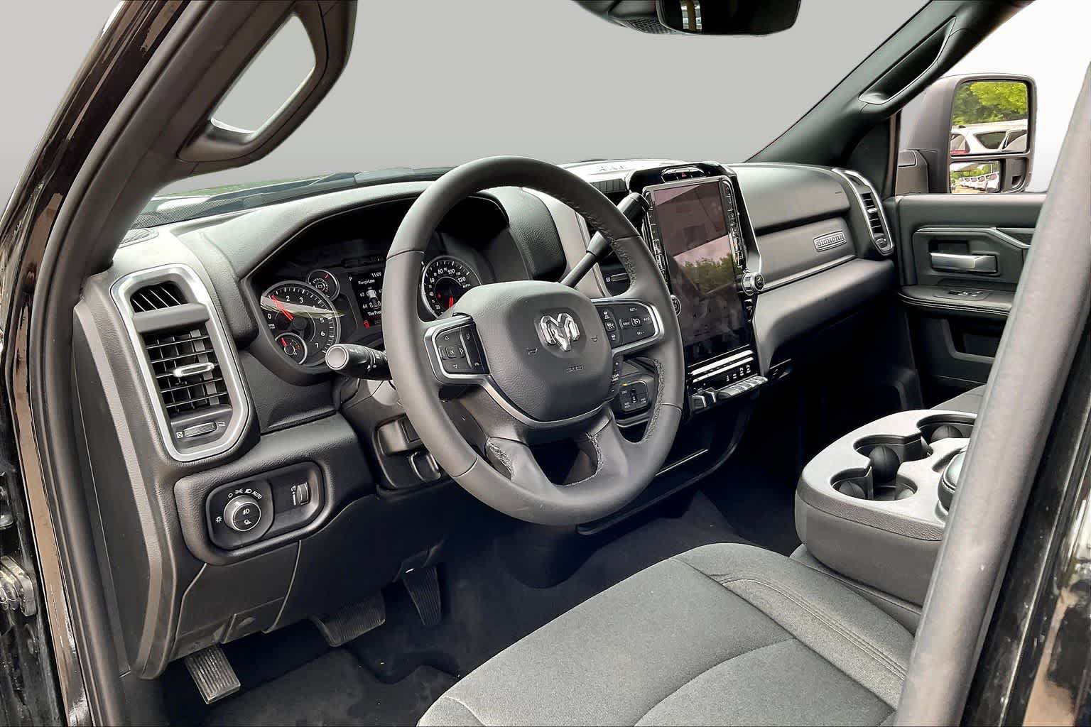 Certified 2025 RAM 2500 Big Horn AWD/4WD image 17