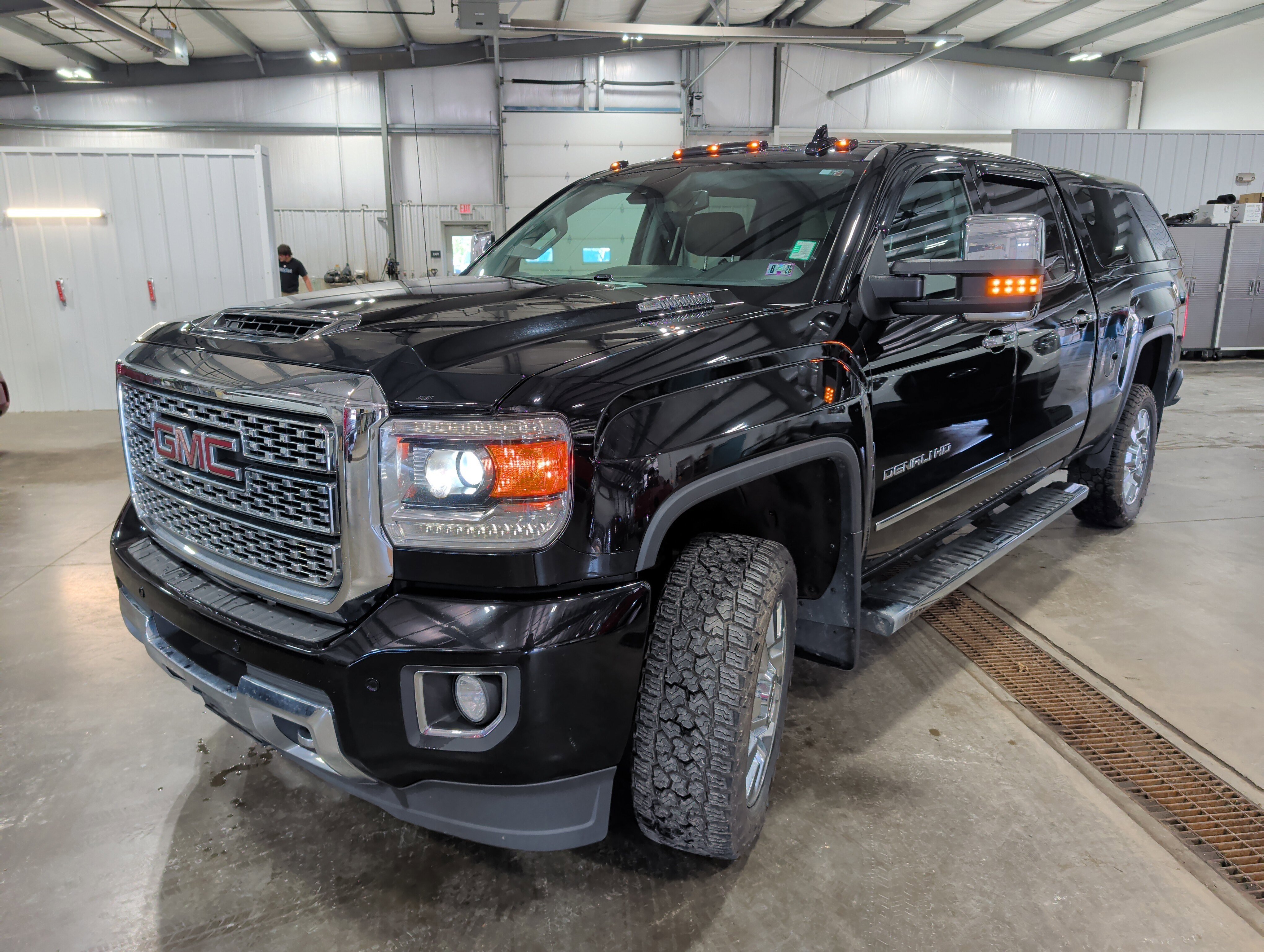 Used 2018 GMC Sierra 2500 Denali w/ Duramax Plus Package image 5