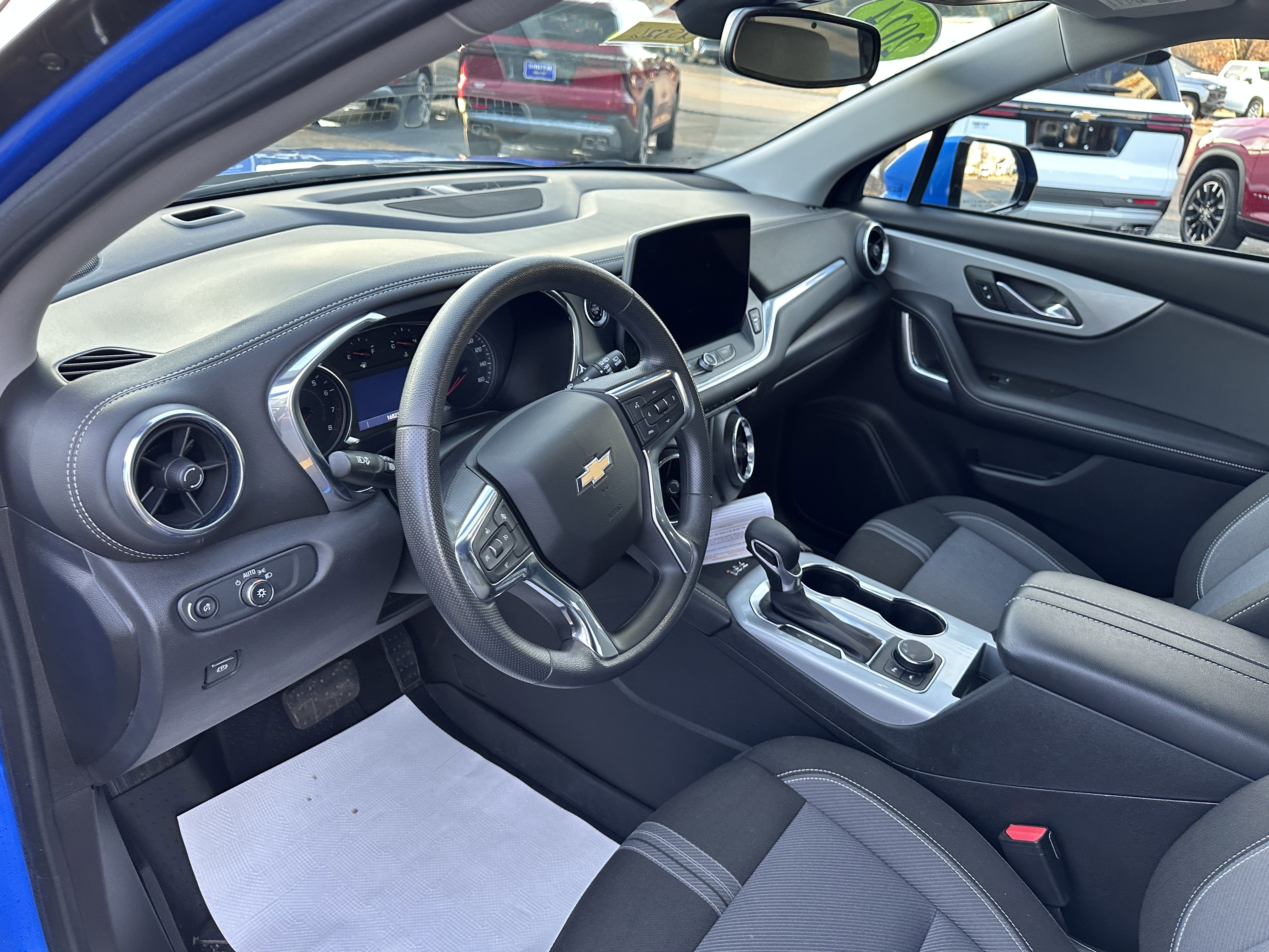 Used 2024 Chevrolet Blazer LT w/ Convenience Package image 16