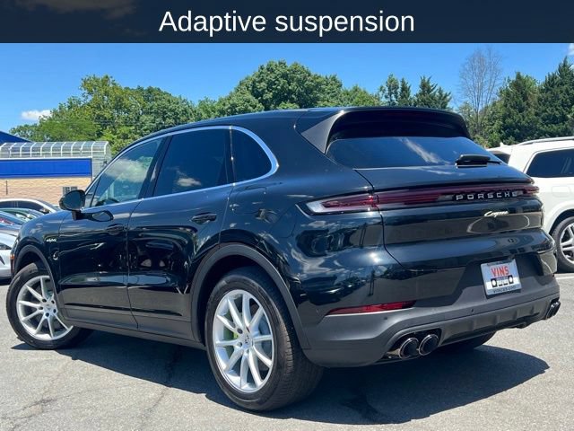 Used 2025 Porsche Cayenne E-Hybrid AWD/4WD image 4