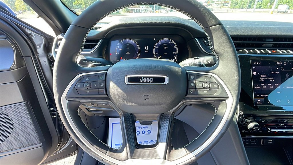 New 2025 Jeep Grand Cherokee Altitude image 21