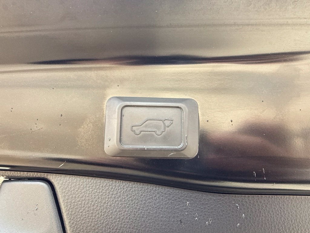 Certified 2023 Toyota RAV4 XLE Premium AWD/4WD image 21