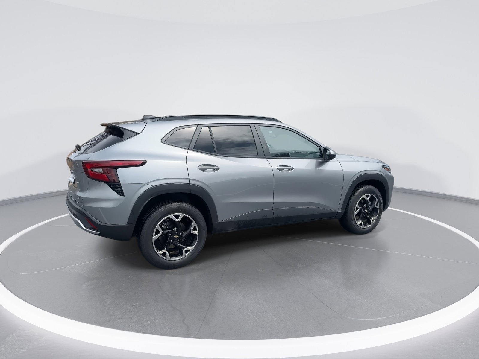 Used 2025 Chevrolet Trax LT w/ LT Convenience Package image 9