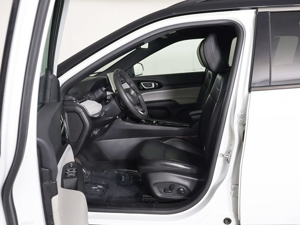 Used 2023 Jeep Compass Limited AWD/4WD image 27