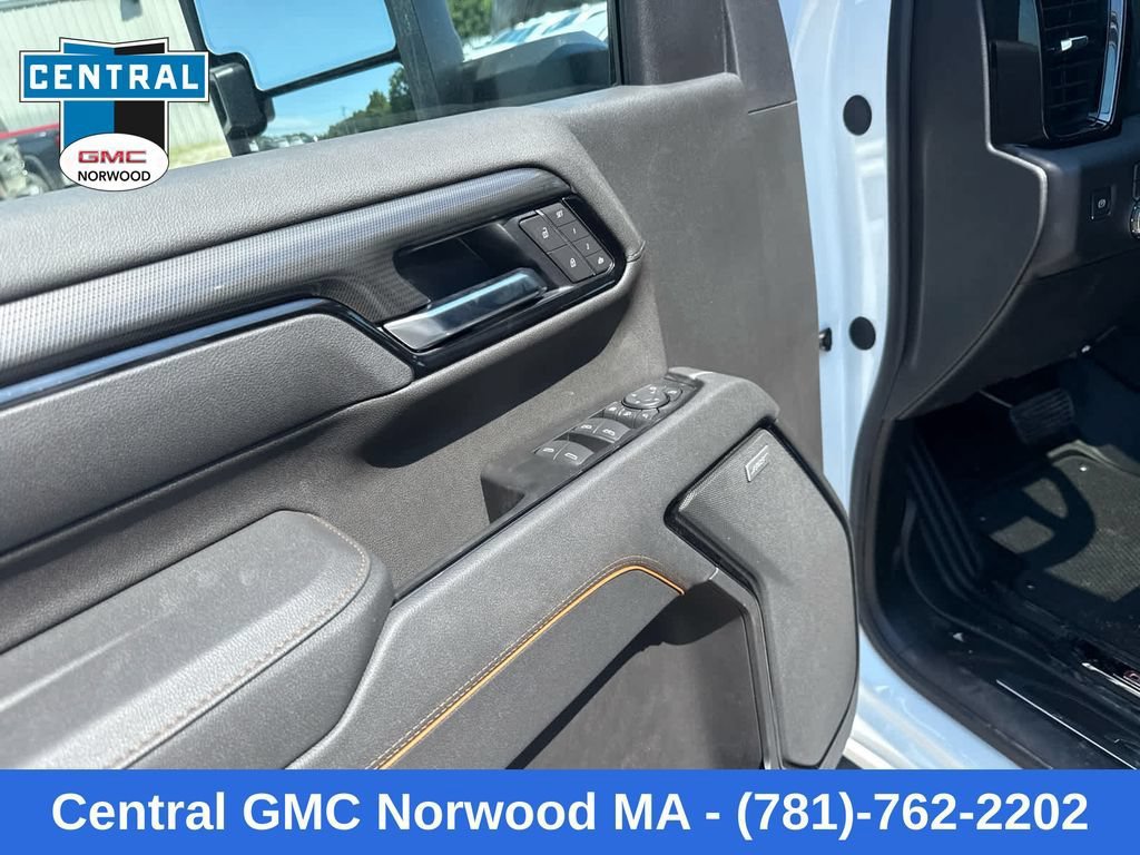 New 2026 GMC Sierra 2500 AT4 w/ AT4 Preferred Package AWD/4WD image 13