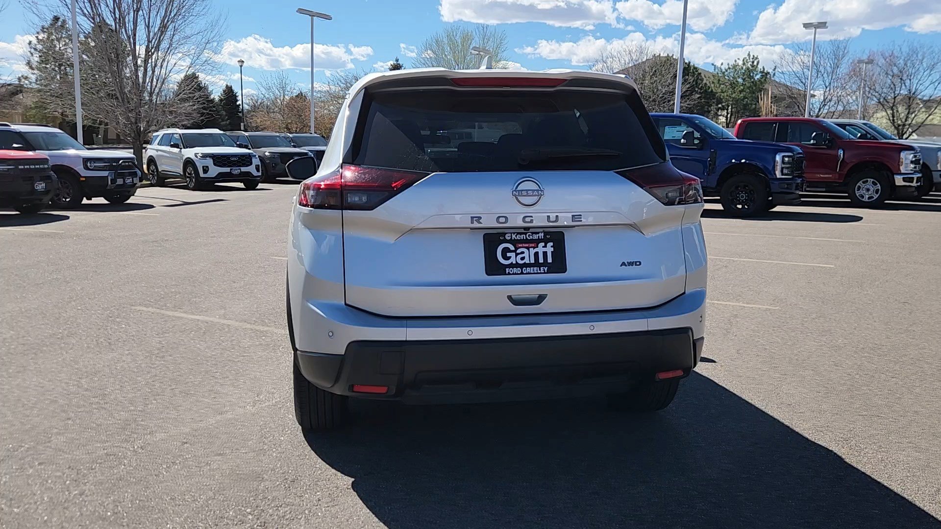 Used 2025 Nissan Rogue SV image 18