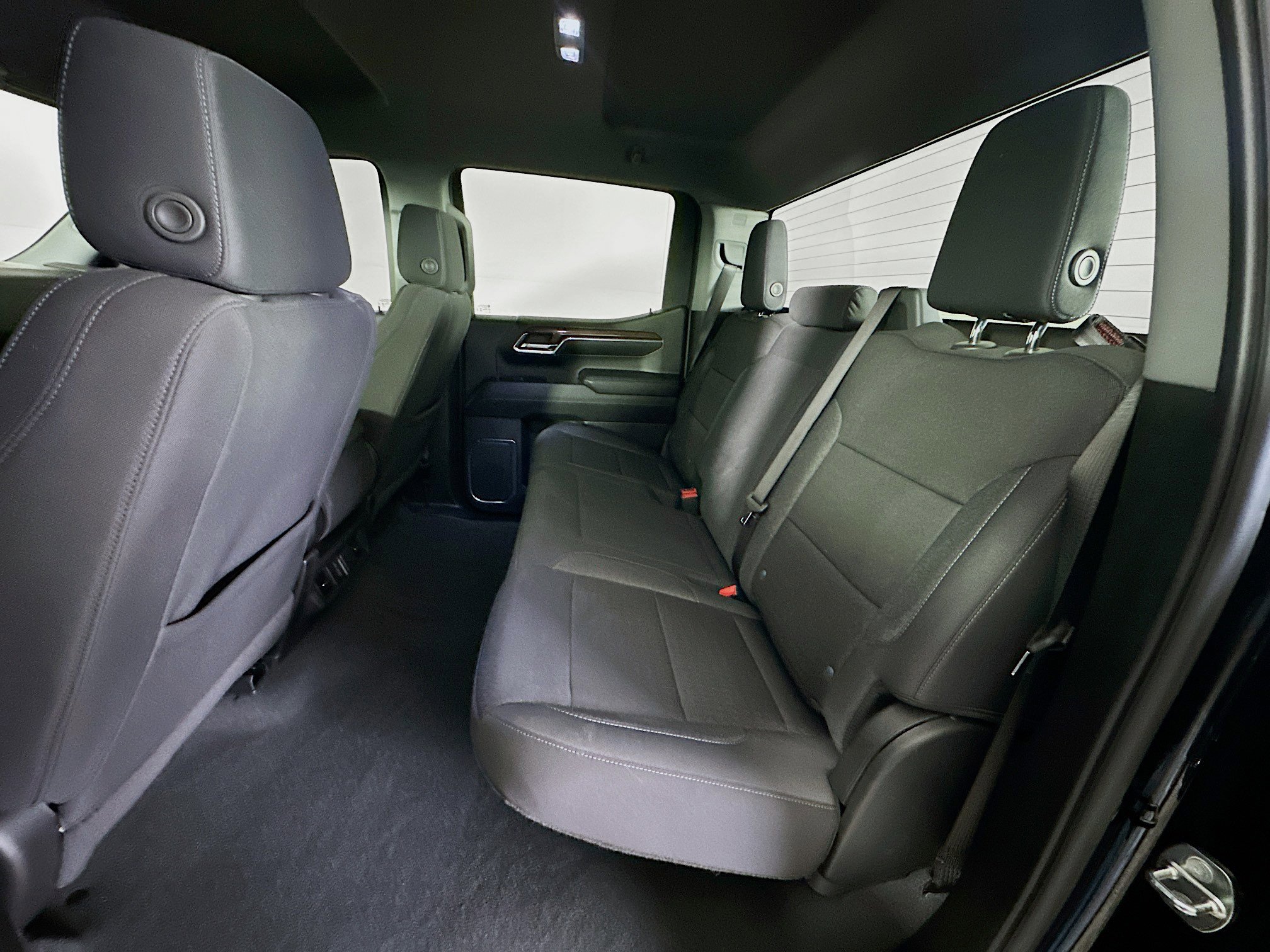 Used 2024 Chevrolet Silverado 1500 LT image 26