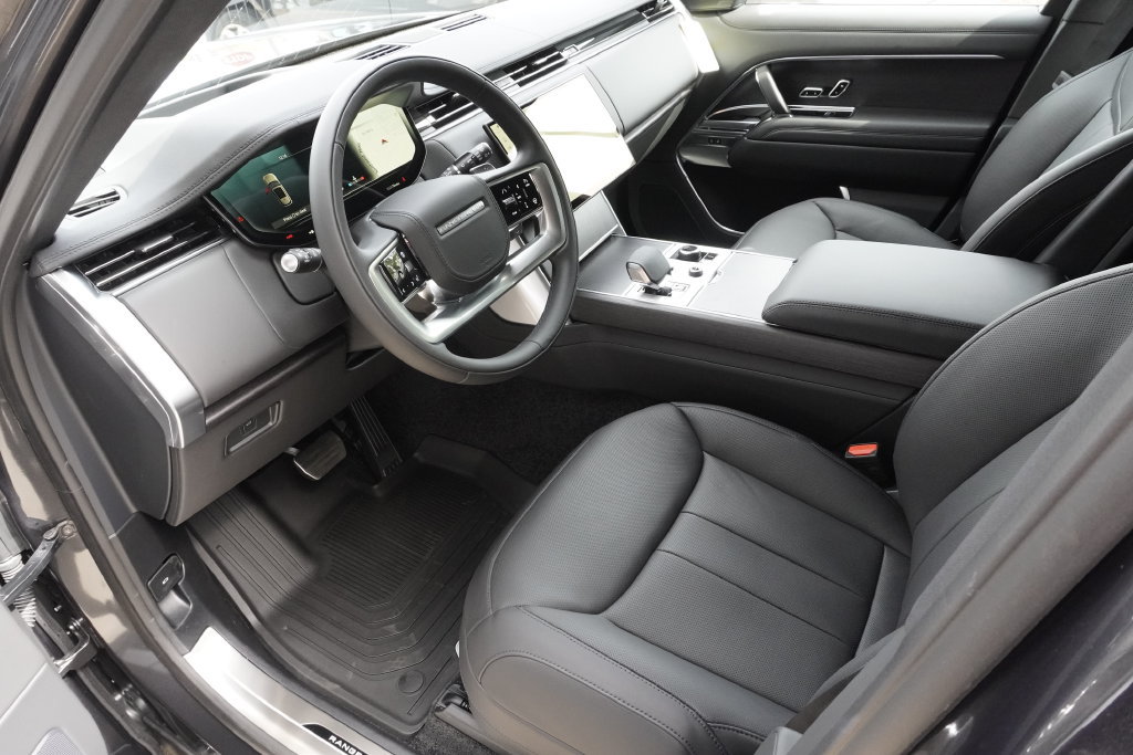 New 2027 Land Rover Range Rover Long Wheelbase SE AWD/4WD image 18