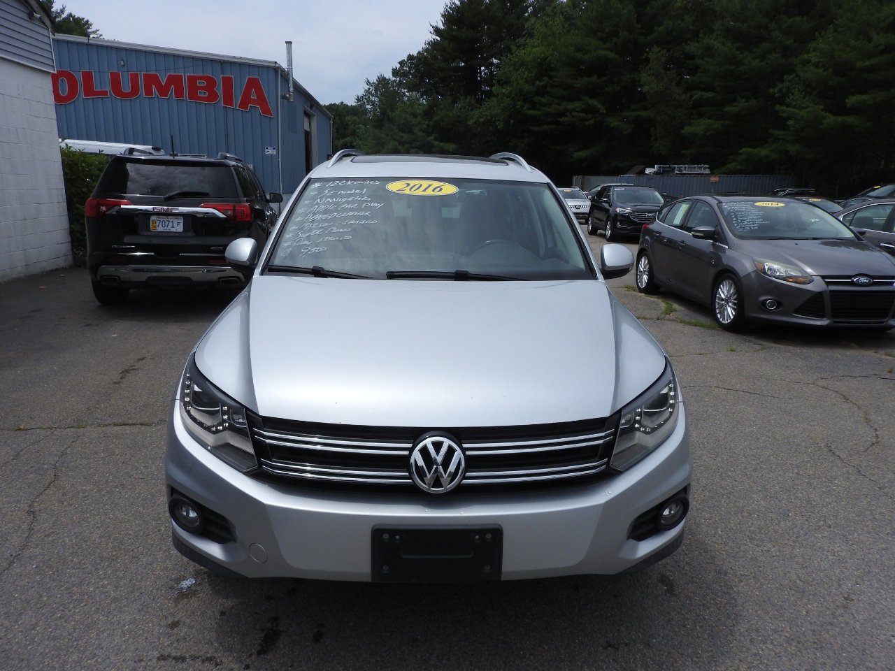 Used 2016 Volkswagen Tiguan SE image 4