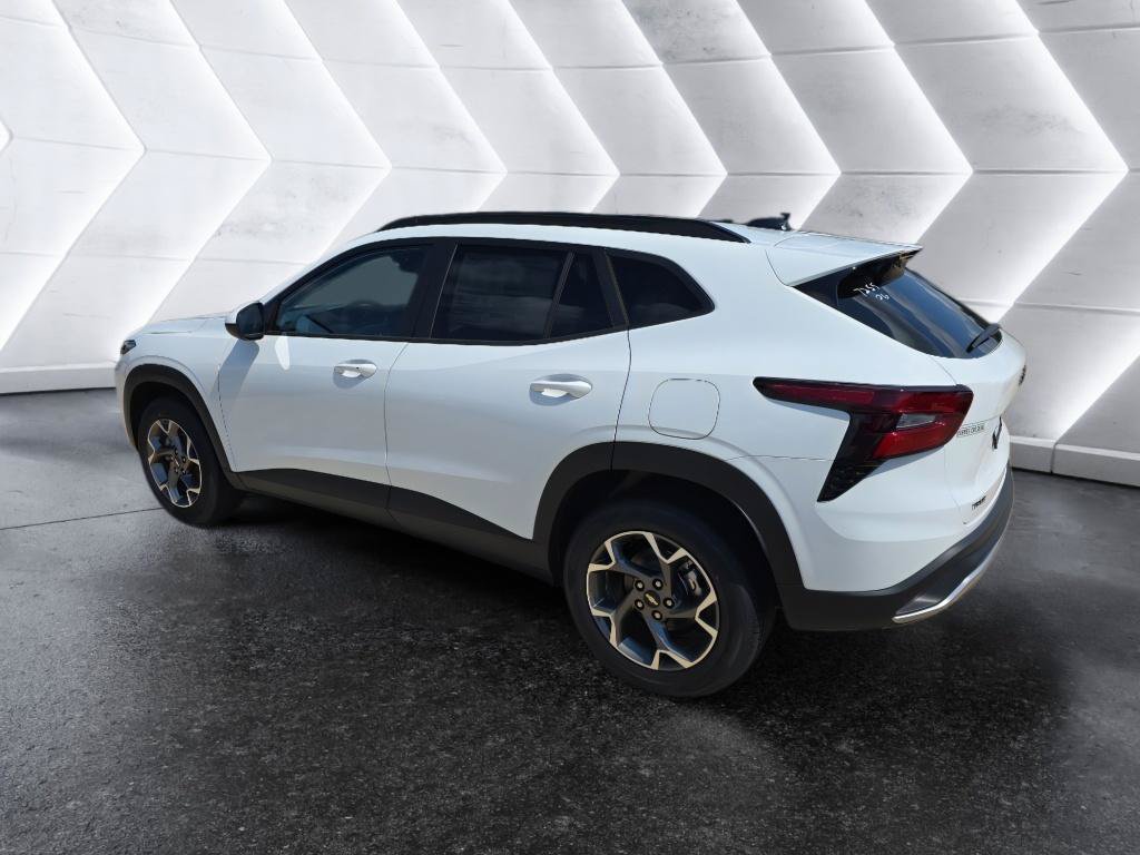 New 2026 Chevrolet Trax LT w/ Driver Confidence Package FWD image 7