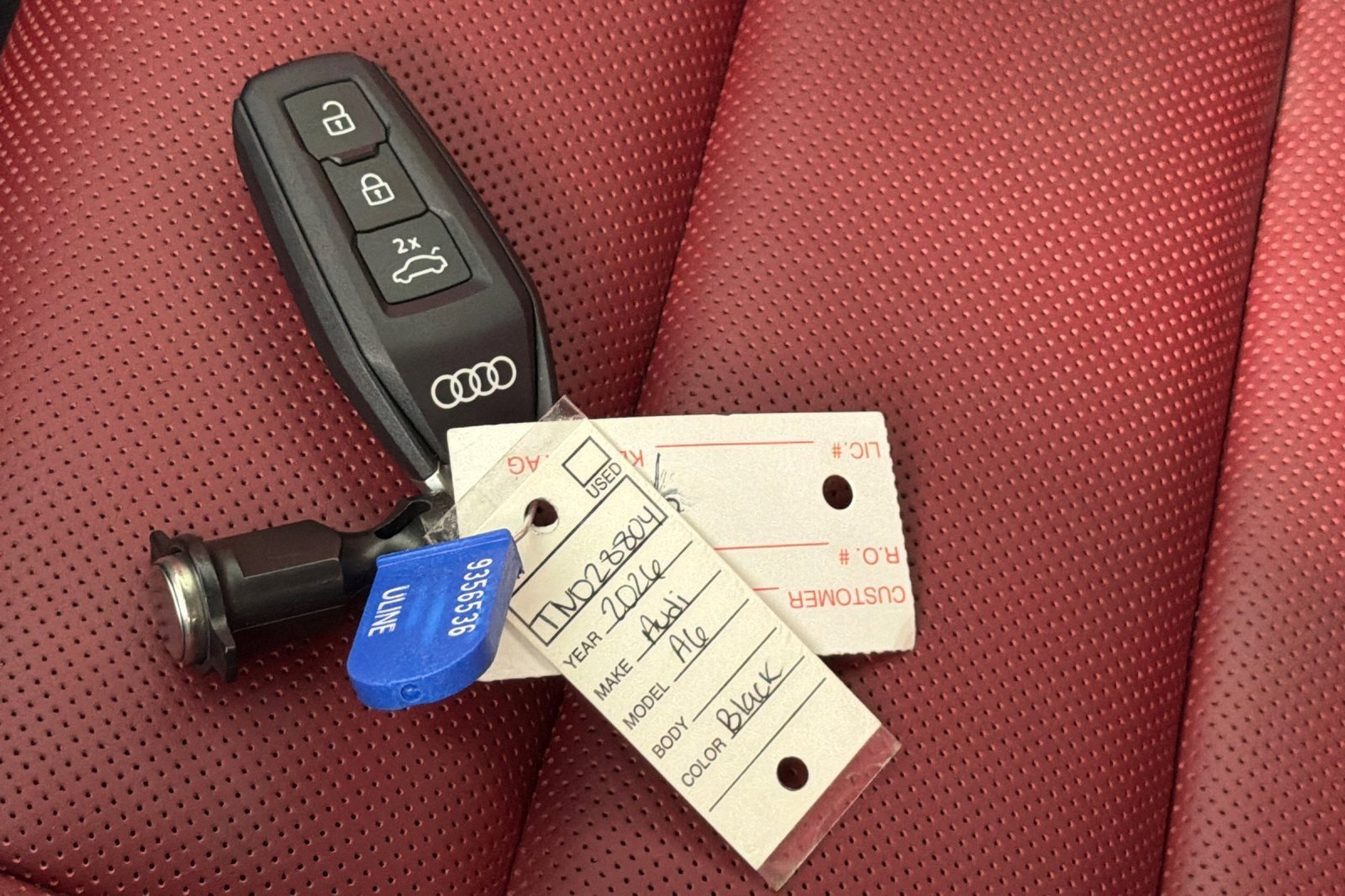 Used 2024 Porsche 911 Carrera w/ Premium Package image 23