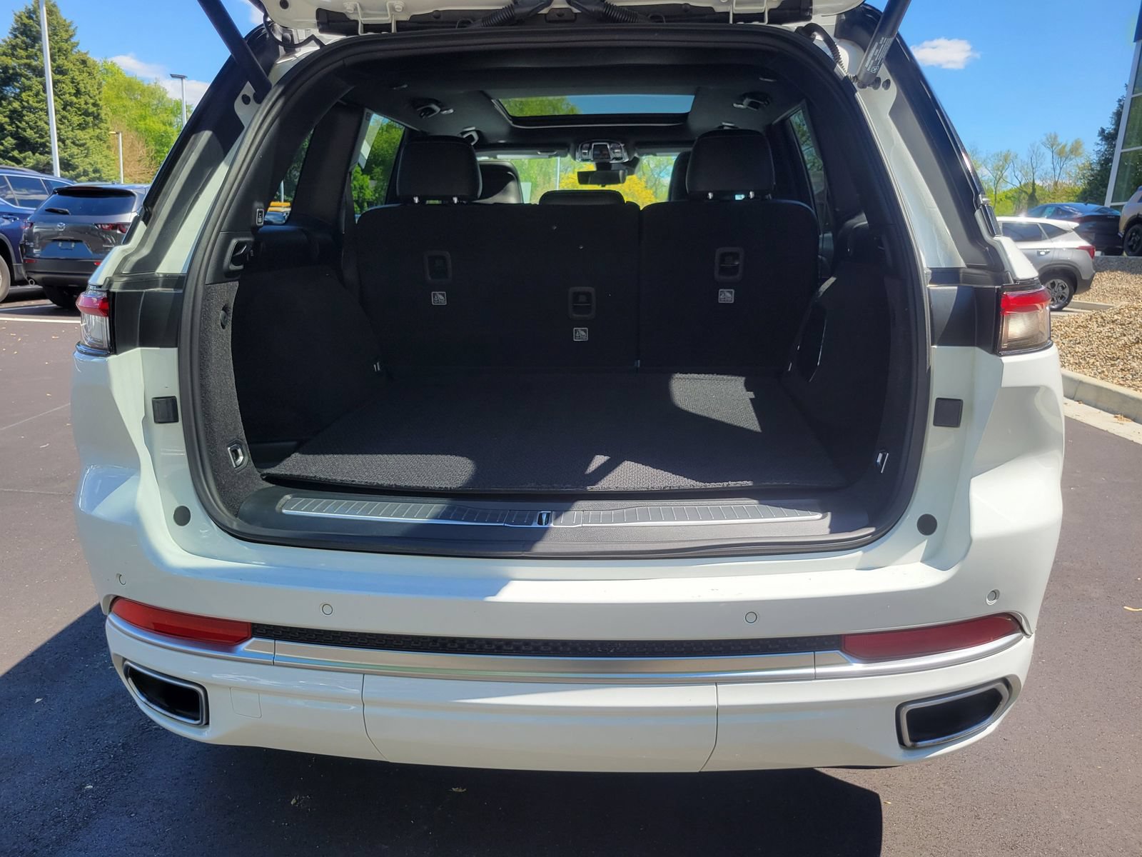 Used 2023 Jeep Grand Cherokee Summit w/ Adv Protech Group IV AWD/4WD image 7