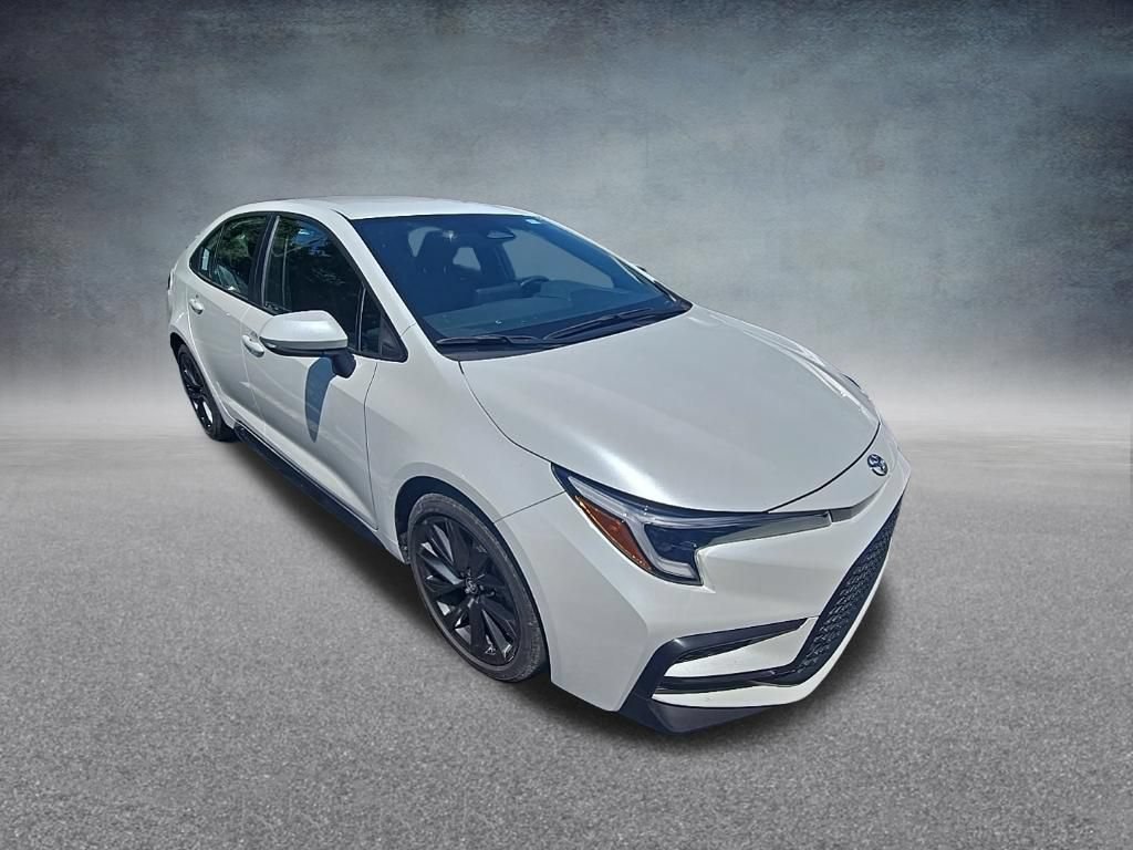 Used 2025 Toyota Corolla SE FWD image 2