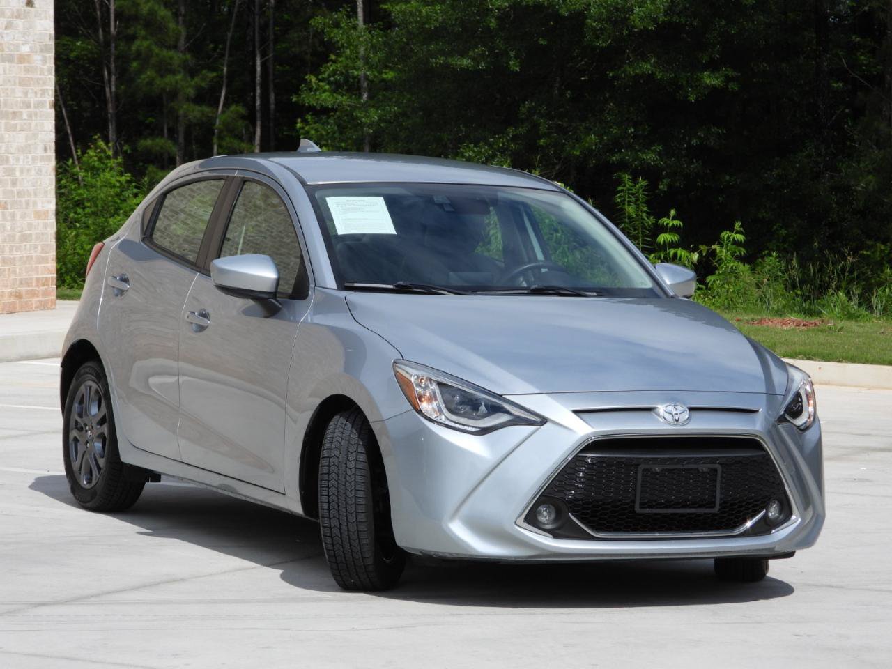 Used 2020 Toyota Yaris XLE FWD image 6