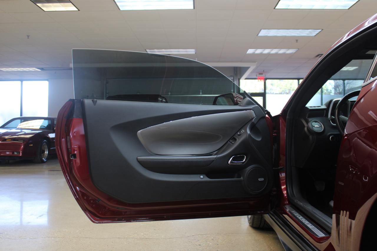 Used 2010 Chevrolet Camaro SS w/ LPO, Ground Effects Package image 27