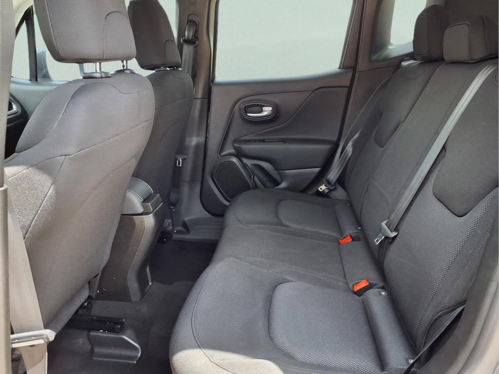Used 2023 Jeep Renegade Latitude AWD/4WD image 11
