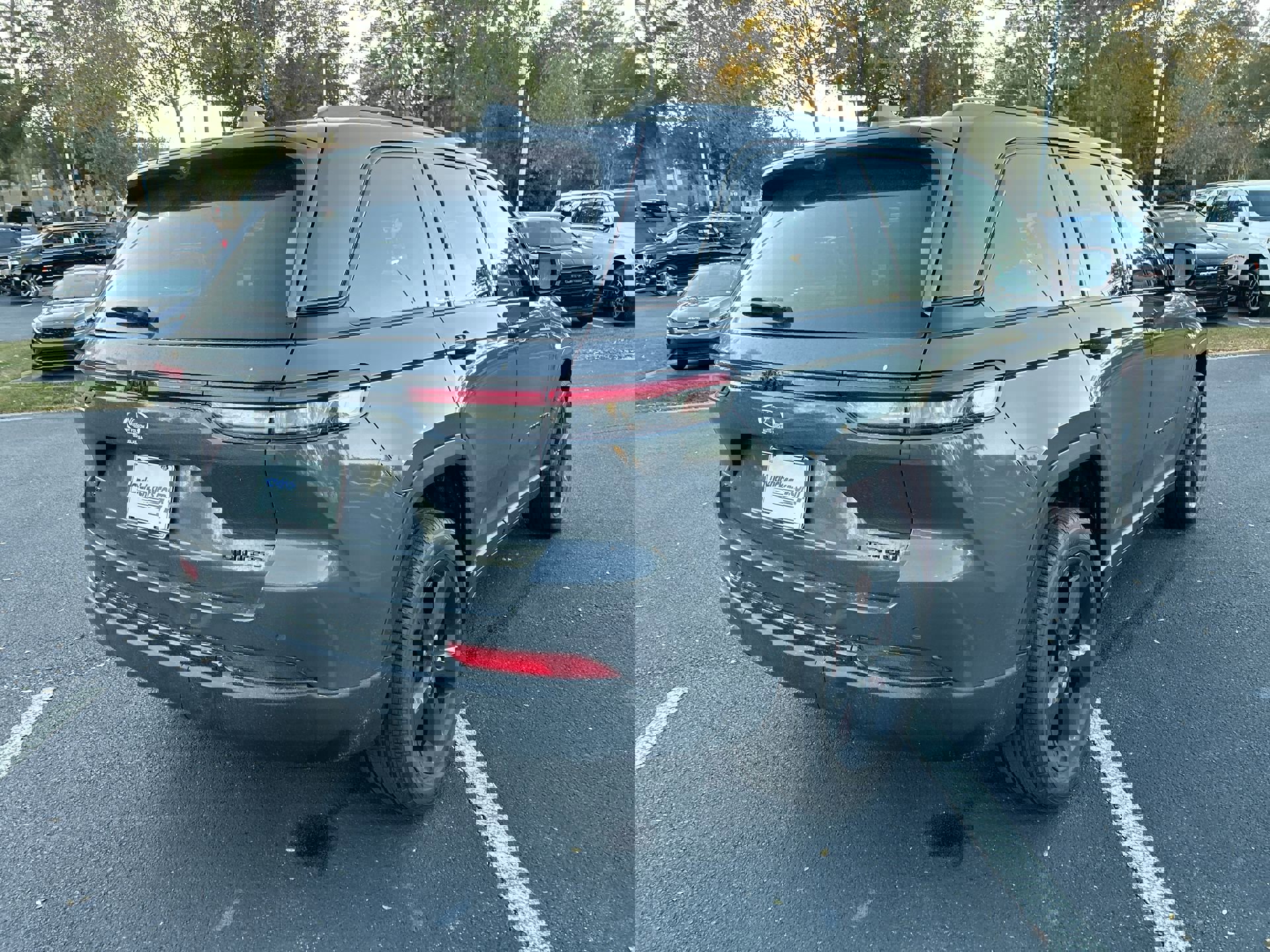 Used 2025 Jeep Grand Cherokee Limited image 9