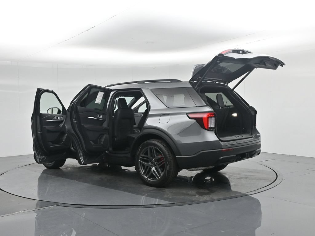 New 2026 Ford Explorer ST-Line w/ ST-Line Street Pack RWD image 39