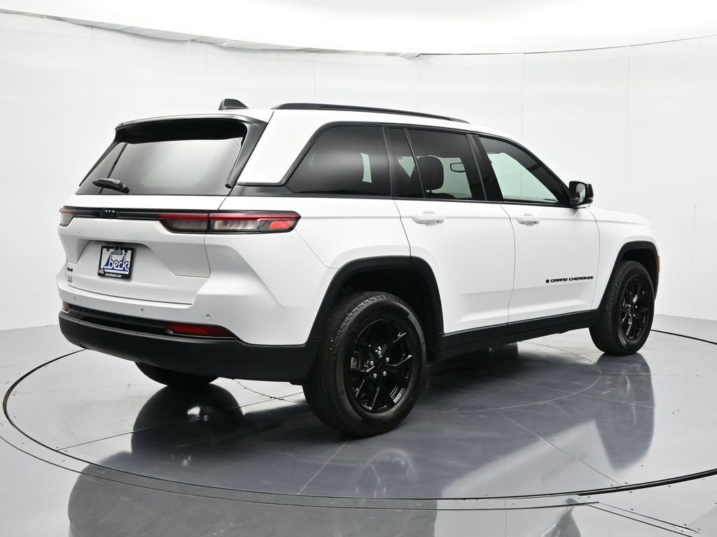Certified 2024 Jeep Grand Cherokee Altitude image 5