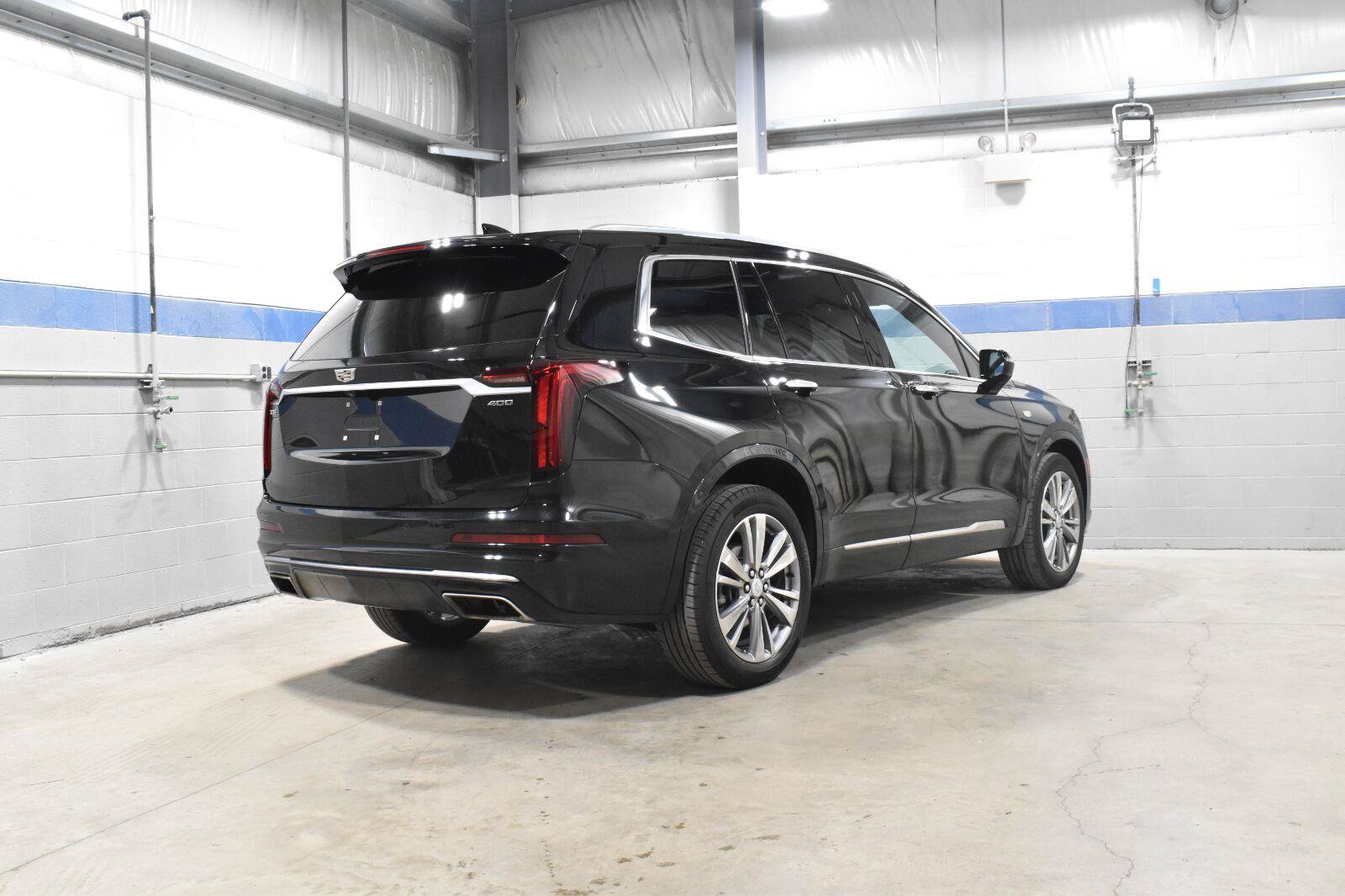Used 2024 Cadillac XT6 Premium Luxury w/ LPO, Floor Liner Package FWD image 25