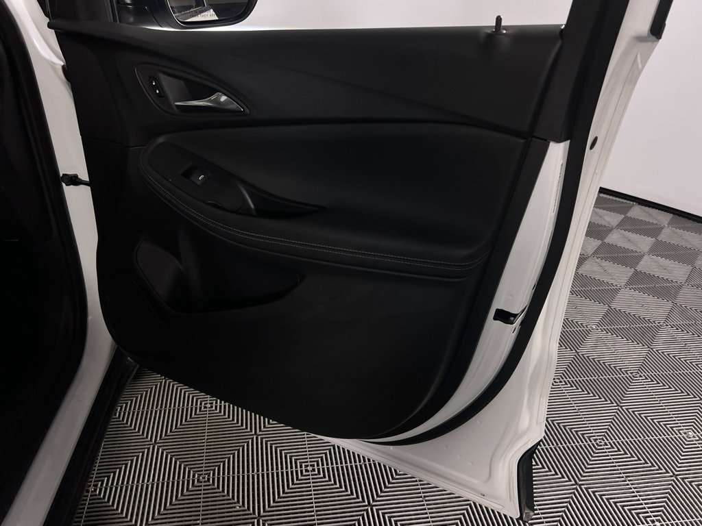 Used 2025 Buick Encore GX Preferred image 33