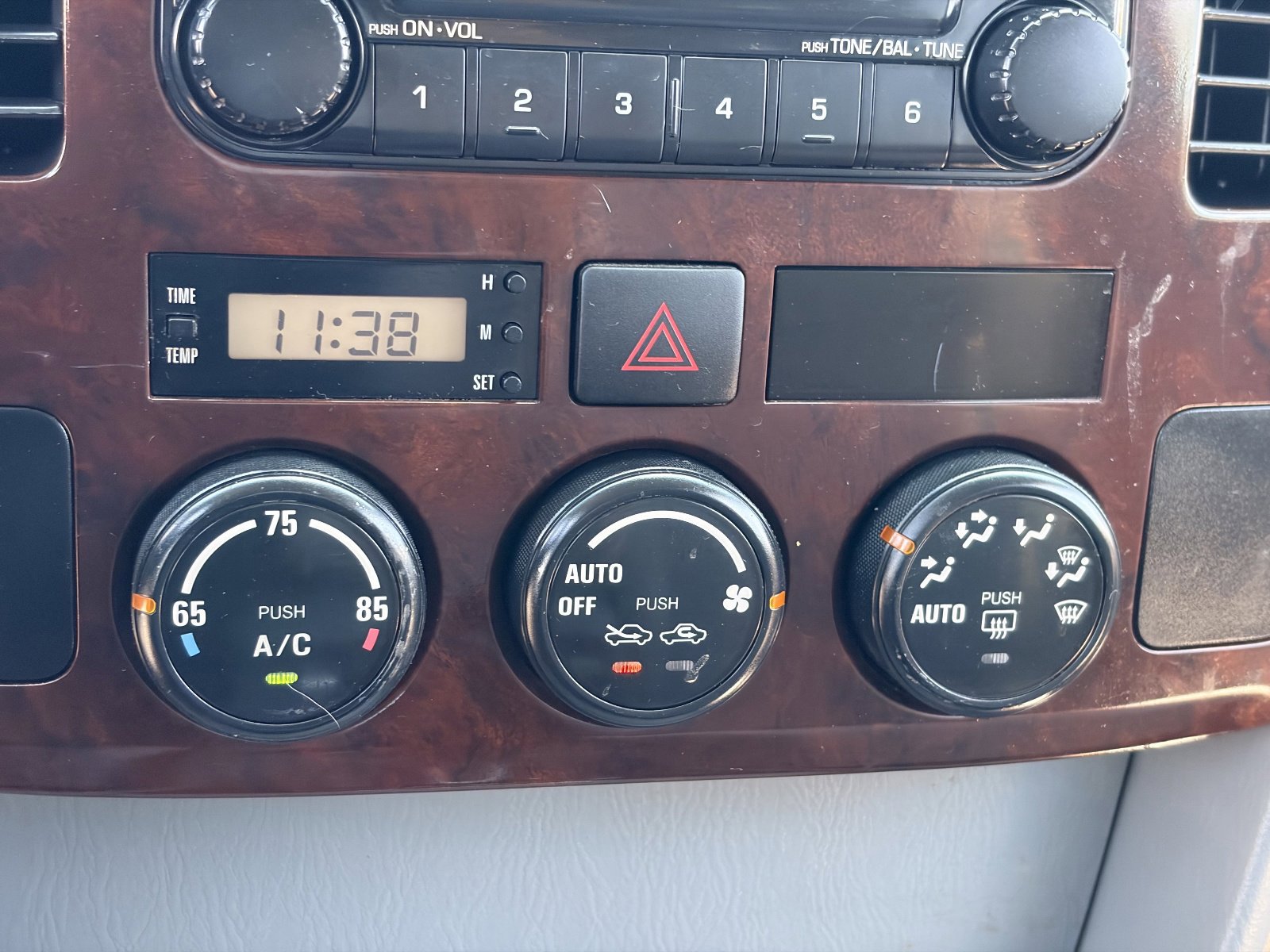 Used 2005 Suzuki XL7 2WD image 22