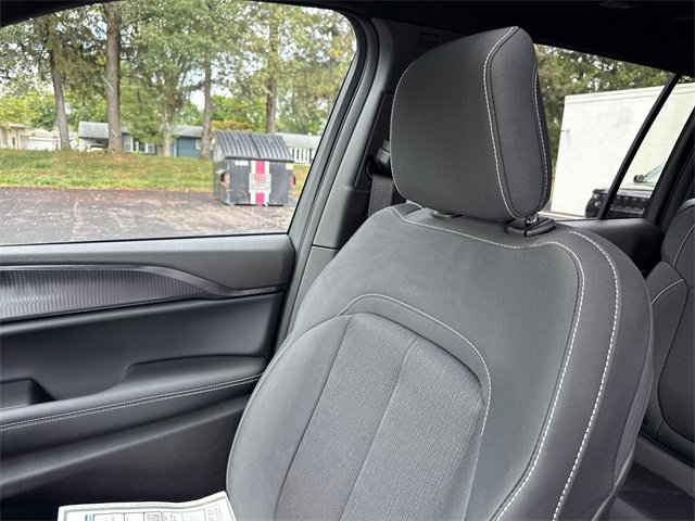 New 2025 Jeep Grand Cherokee L Laredo w/ Luxury Tech Group I image 25