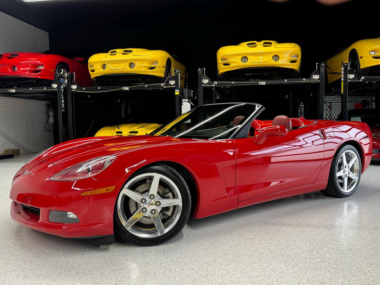 Used 2005 Chevrolet Corvette Convertible w/ Preferred Equipment Group image 2