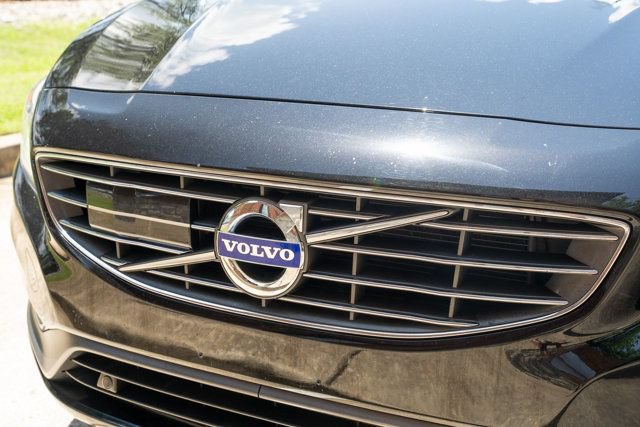 Used 2017 Volvo S60 T5 Inscription Platinum w/ Climate Package FWD image 12
