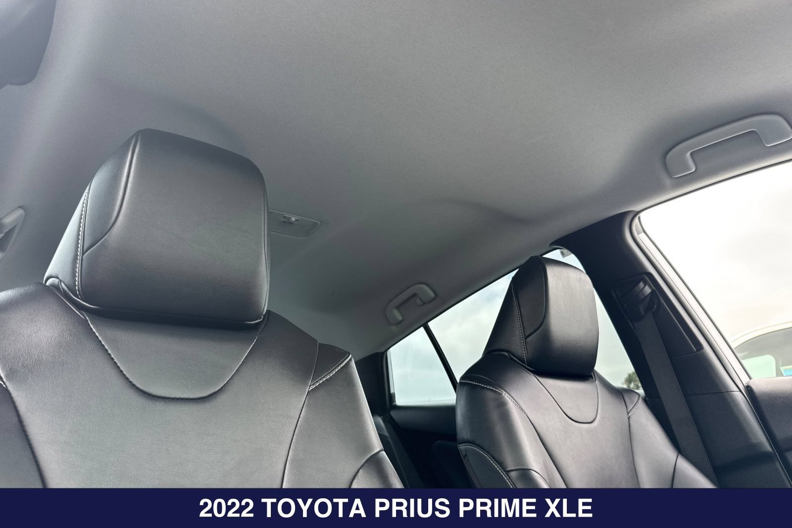 Used 2022 Toyota Prius Prime XLE FWD image 18