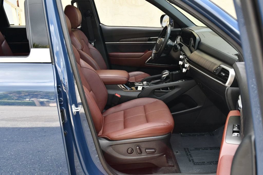Used 2023 Kia Telluride EX FWD image 46