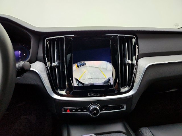 Certified 2024 Volvo S60 B5 Plus w/ Climate Package AWD/4WD image 27