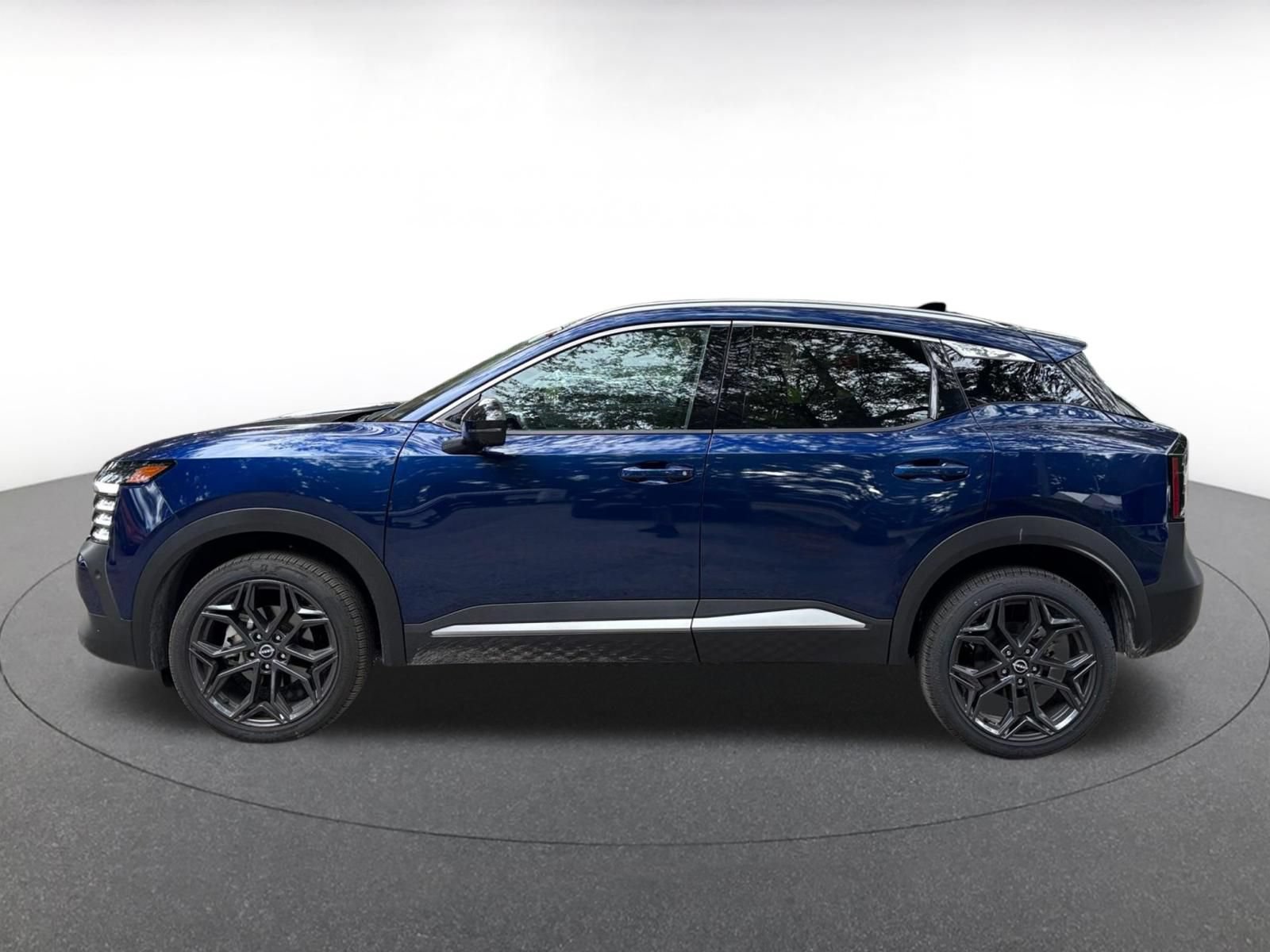Used 2026 Nissan Kicks SR FWD image 7
