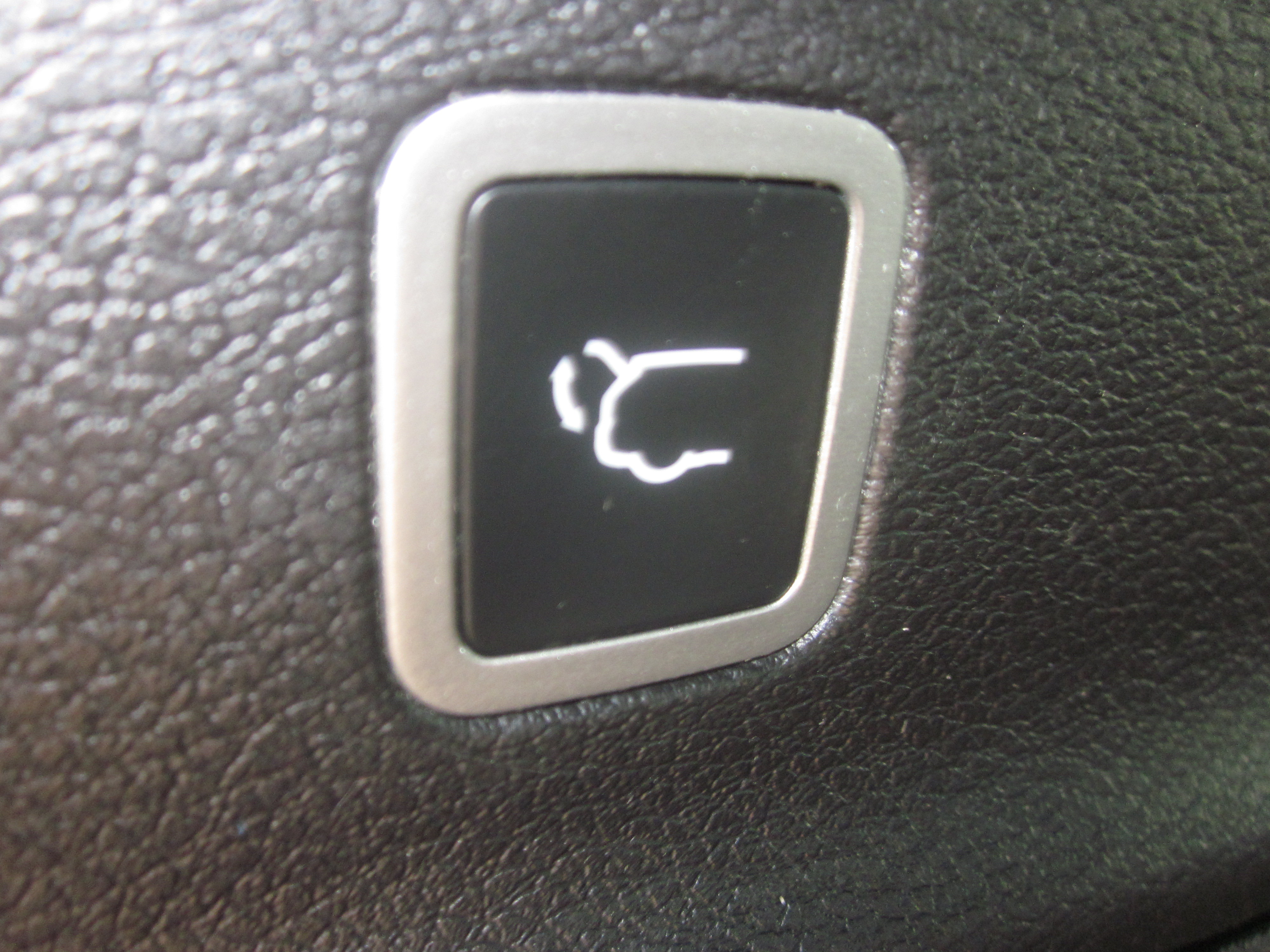 Used 2025 Chrysler Pacifica Limited FWD image 10
